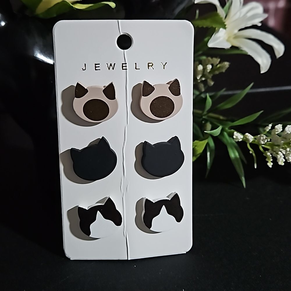 Set 🎁 of 3 Adorable Cat Earring Studs